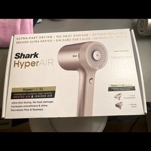 Shark hyper air w IQ 2 n 1 concentrator & hair brush attachments